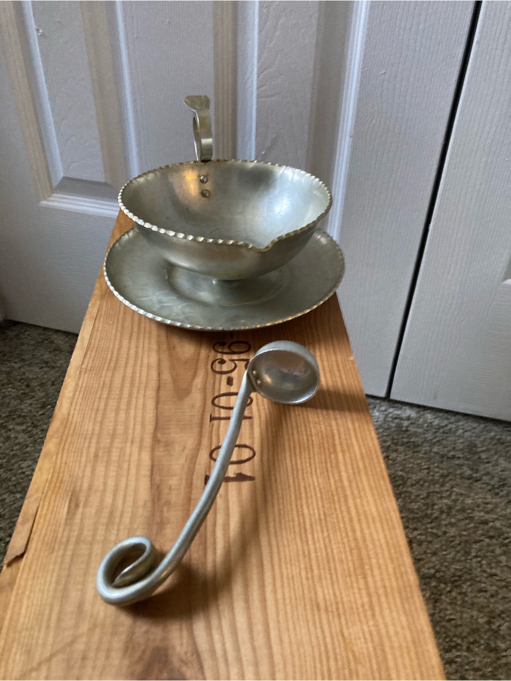 MCM Buenilum Hammered Aluminum Gravy Boat Set Featuring a Beaded Edge - Picture 4 of 5